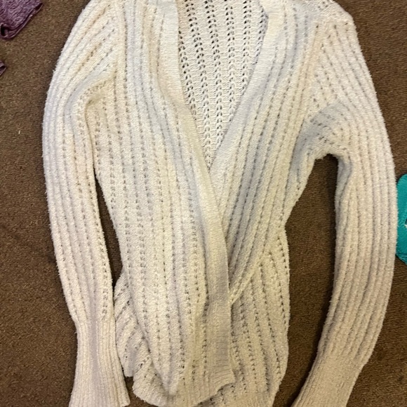 Mostly Women’s Different Types Of Tops. One Male Adult T-Shirt. - Picture 10 of 16